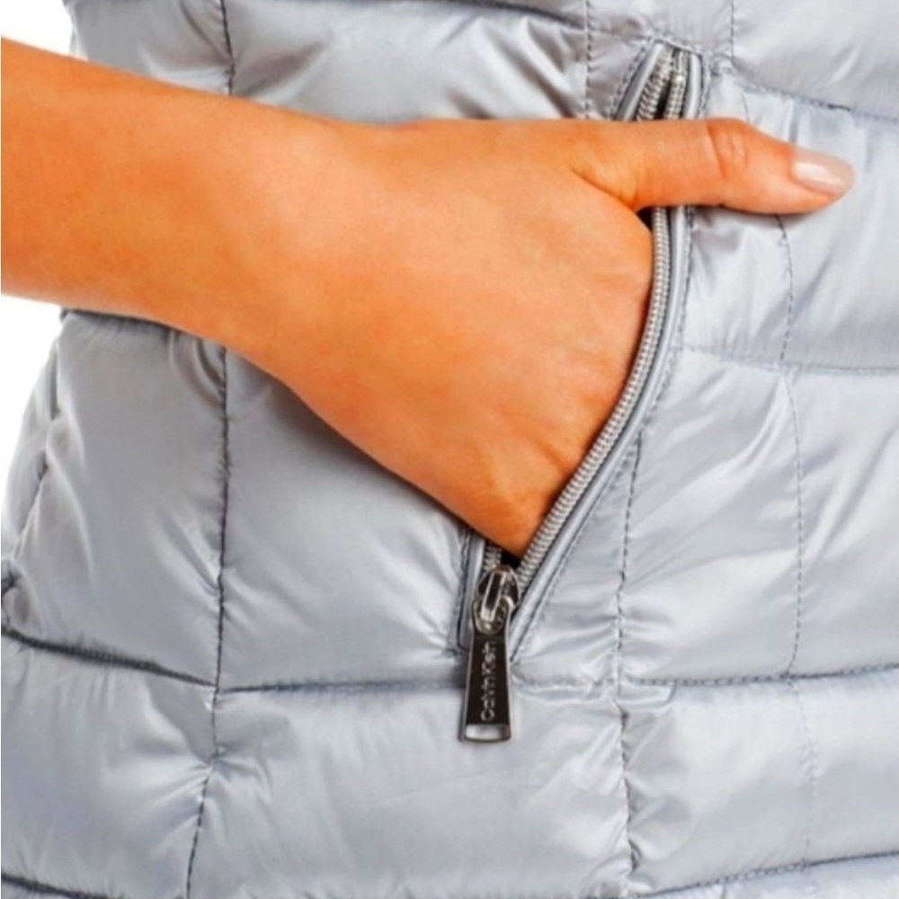 Calvin Klein Down Puffer Vest Size Medium Silver - Picture 3 of 14